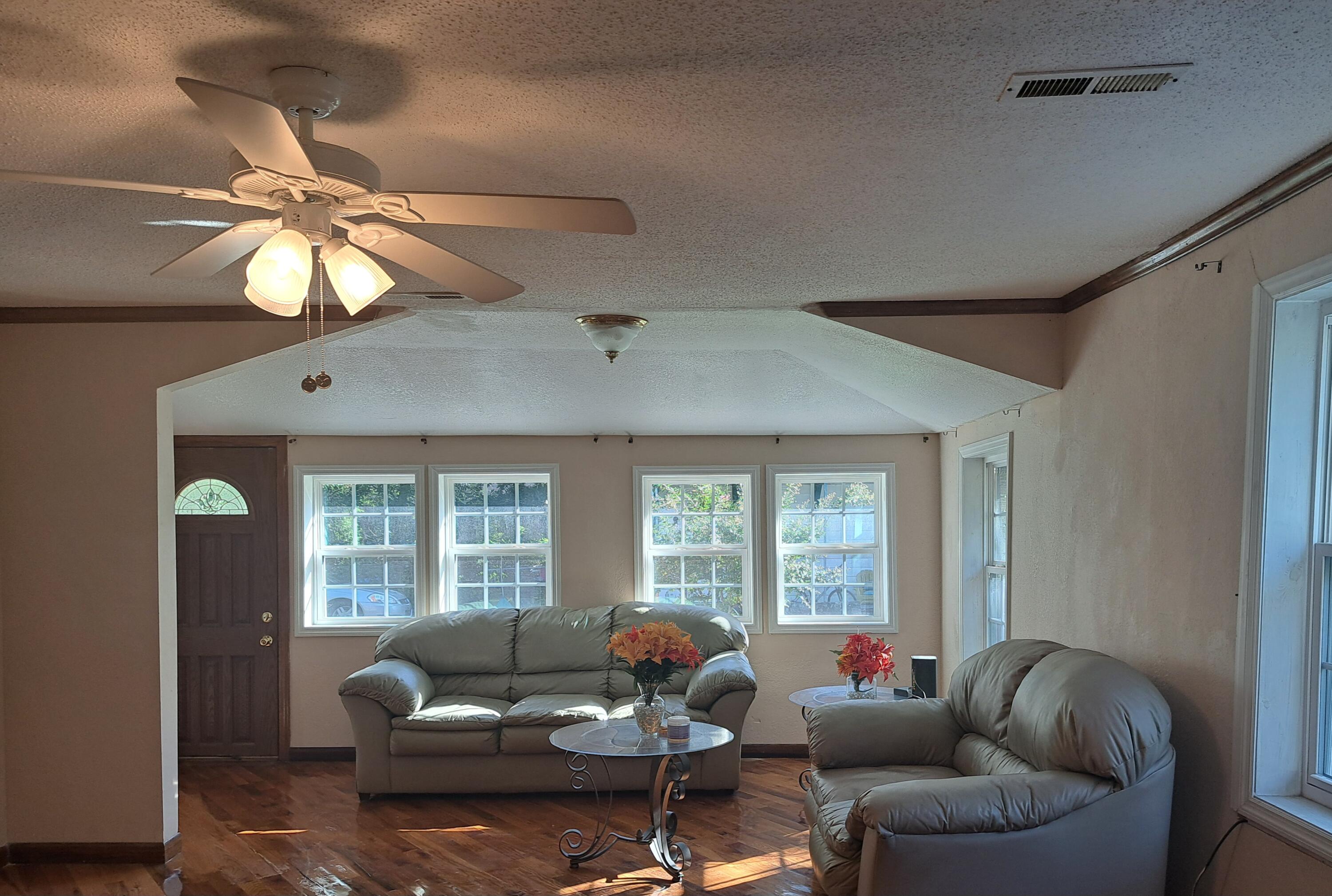 774 Hesseman Avenue Holly Hill, SC 29059 - Photo 4 of 10 20250813_174517 Living room