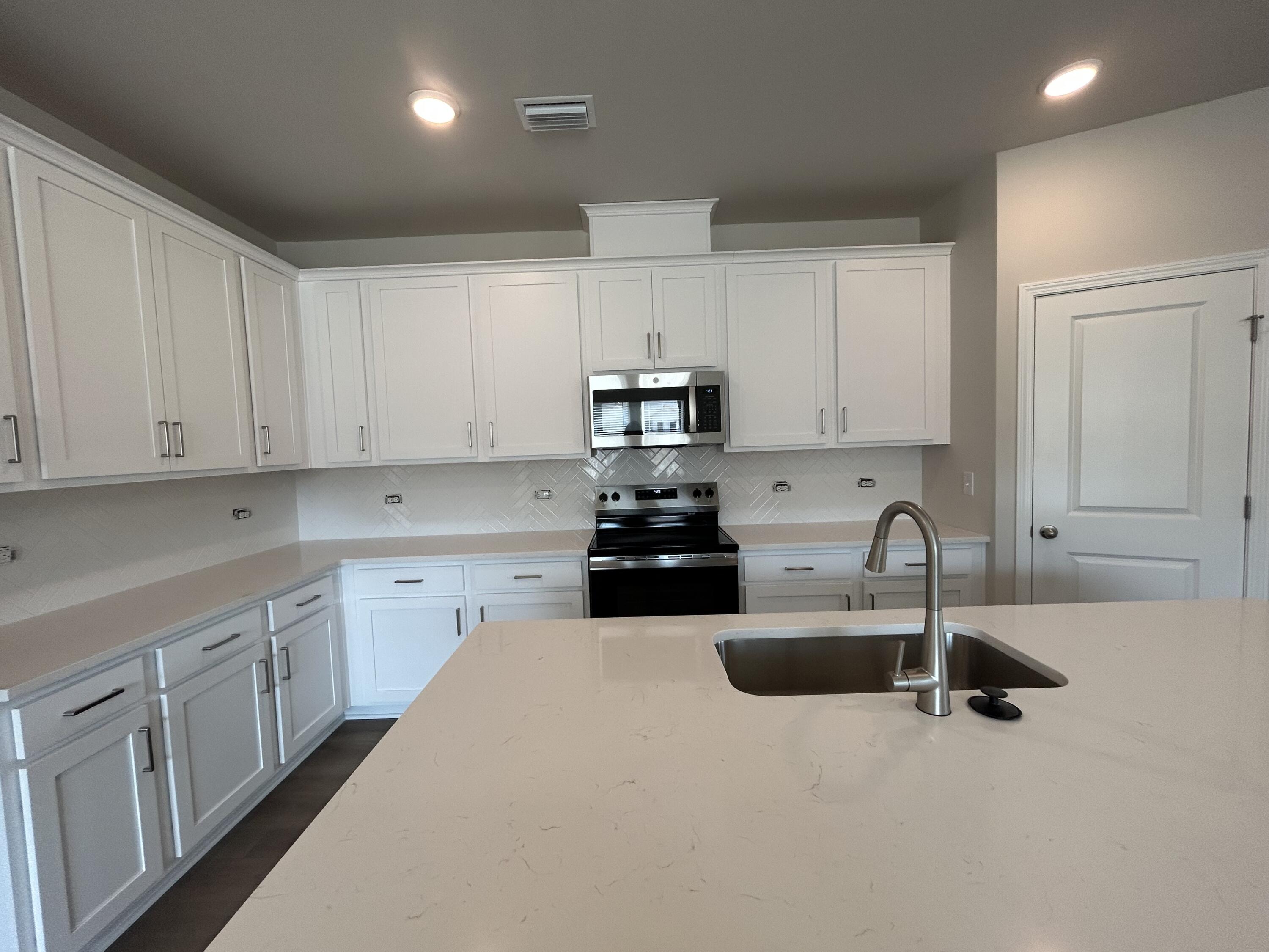 3060 Macaron Court Ravenel, SC 29470 - Photo 4 of 24 IMG_7548