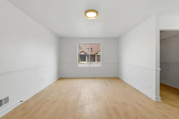 $310,000 | 8216 Mulberry Court, Unit 8A, Palos Hills, IL 60465