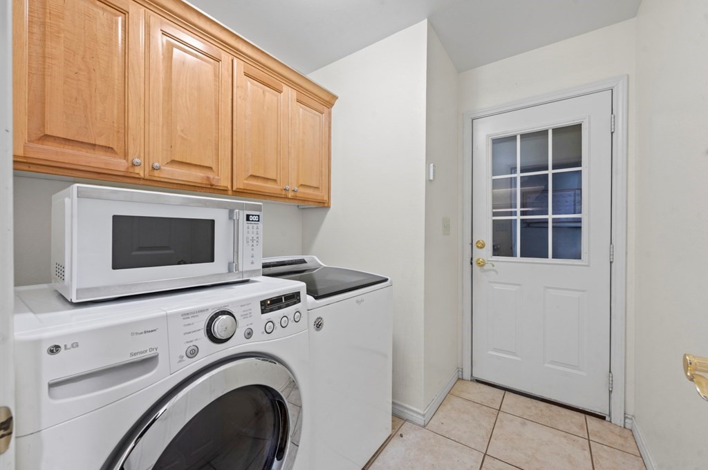 365 Copperfield Loop Lufkin, TX 75904 - Photo 17 of 28 a view of kitchen with washer and dryer