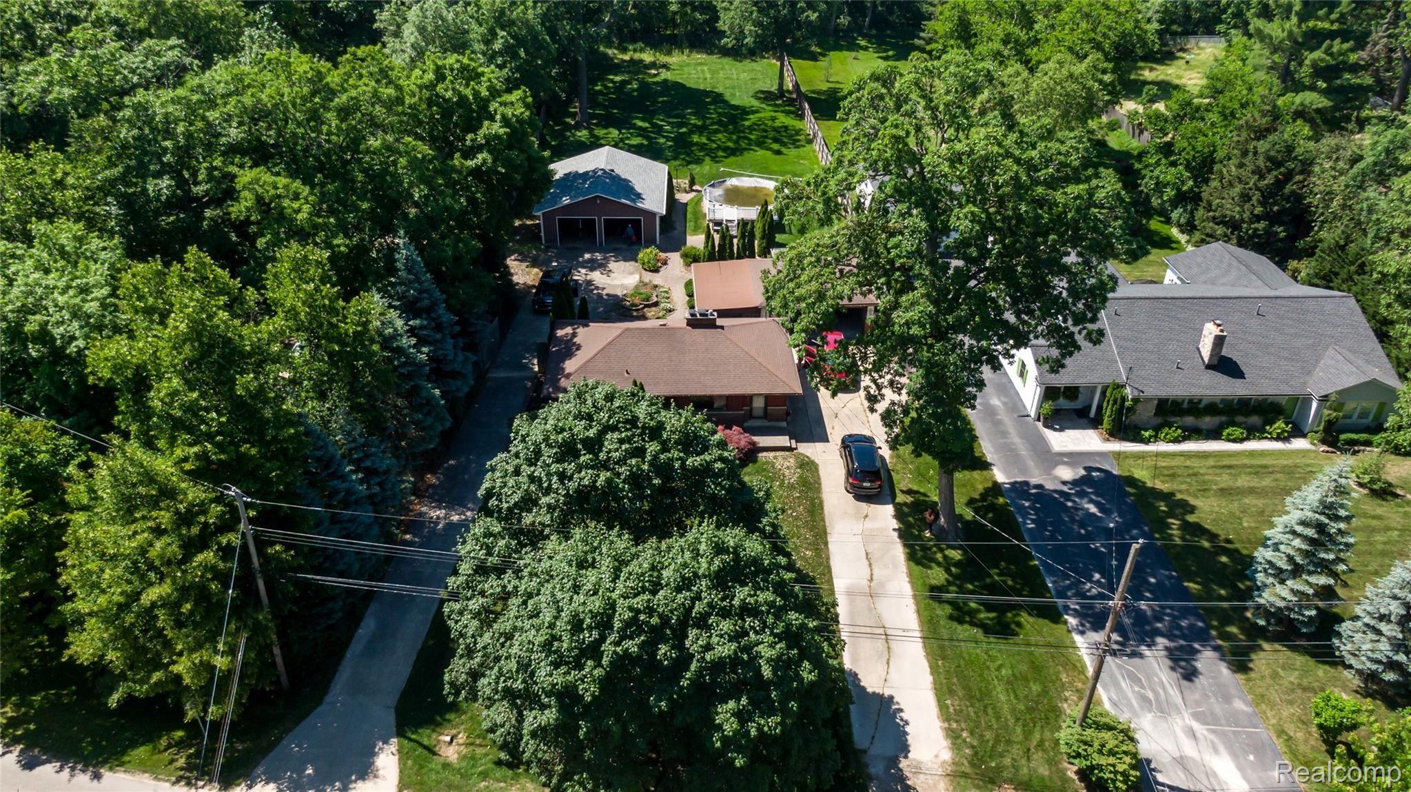 3496 Hazelton Avenue Rochester, MI 48307 - Photo 1 of 35 3496 HAZELTON AVE - EXTERIOR-1.jpg