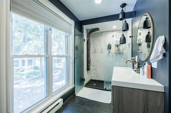 $3,000 | 256 Oxford Street, Unit 1, Rochester, NY 14607