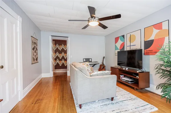$3,000 | 256 Oxford Street, Unit 1, Rochester, NY 14607