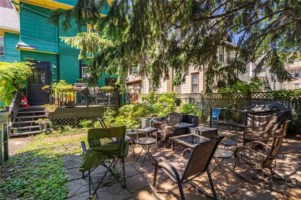 $3,000 | 256 Oxford Street, Unit 1, Rochester, NY 14607