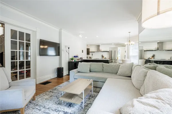 $3,000 | 256 Oxford Street, Unit 1, Rochester, NY 14607