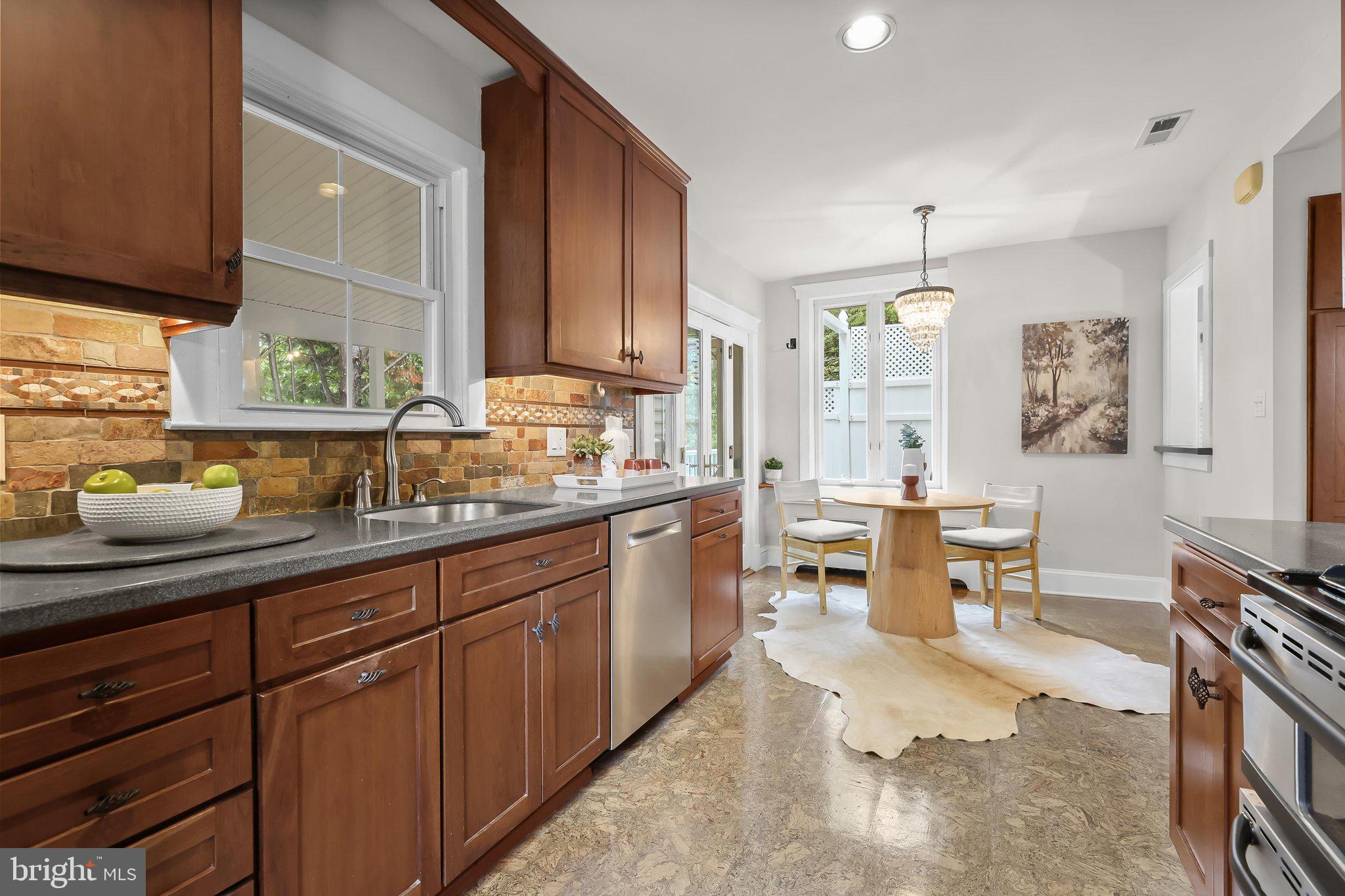 923 Arran Road Baltimore, MD 21239 - Photo 29 of 78 Eat-in Kitchen
