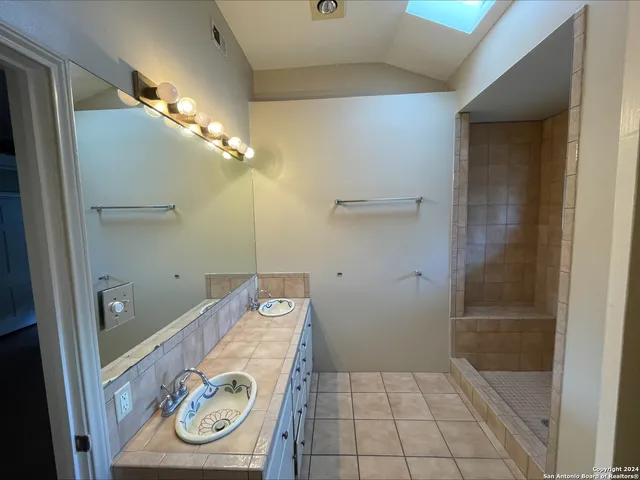 $2,100 | 132 East Sunset Road, San Antonio, TX 78209