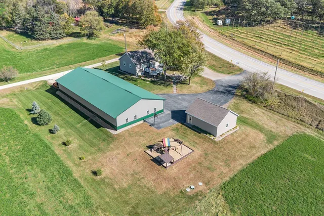 $720,000 | 53995 280th Avenue, Pine Island, MN 55963