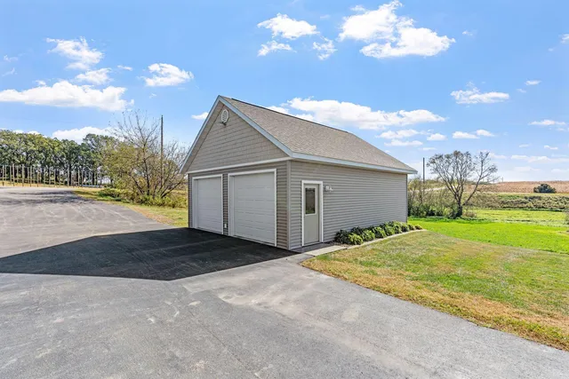 $720,000 | 53995 280th Avenue, Pine Island, MN 55963