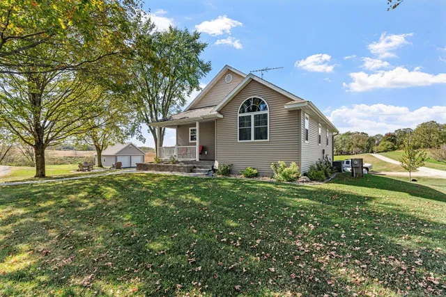 $720,000 | 53995 280th Avenue, Pine Island, MN 55963