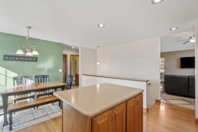 $720,000 | 53995 280th Avenue, Pine Island, MN 55963