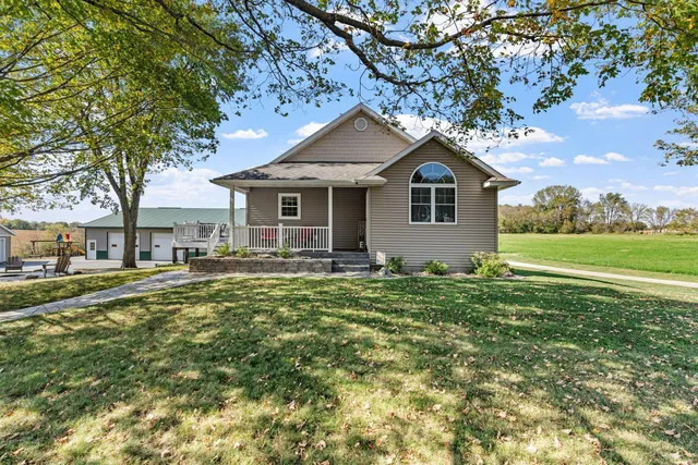 $720,000 | 53995 280th Avenue, Pine Island, MN 55963