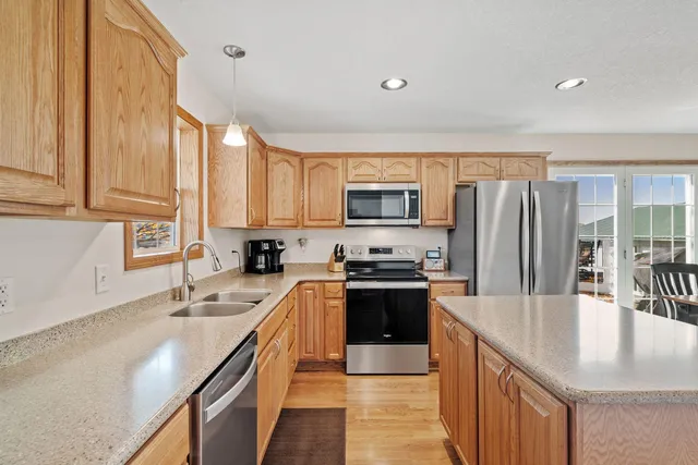 $720,000 | 53995 280th Avenue, Pine Island, MN 55963