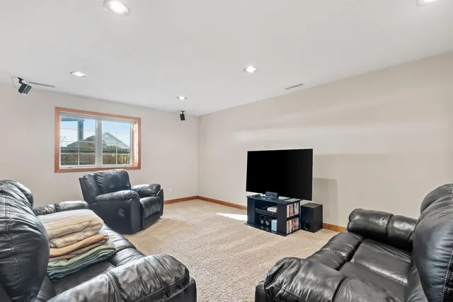 $720,000 | 53995 280th Avenue, Pine Island, MN 55963