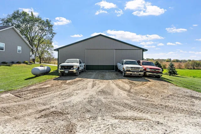 $720,000 | 53995 280th Avenue, Pine Island, MN 55963