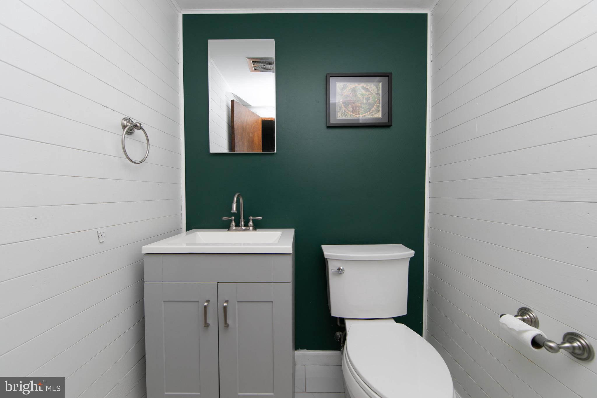 4 Evergreen Drive Berlin, NJ 08009 - Photo 19 of 46 Half Bathroom