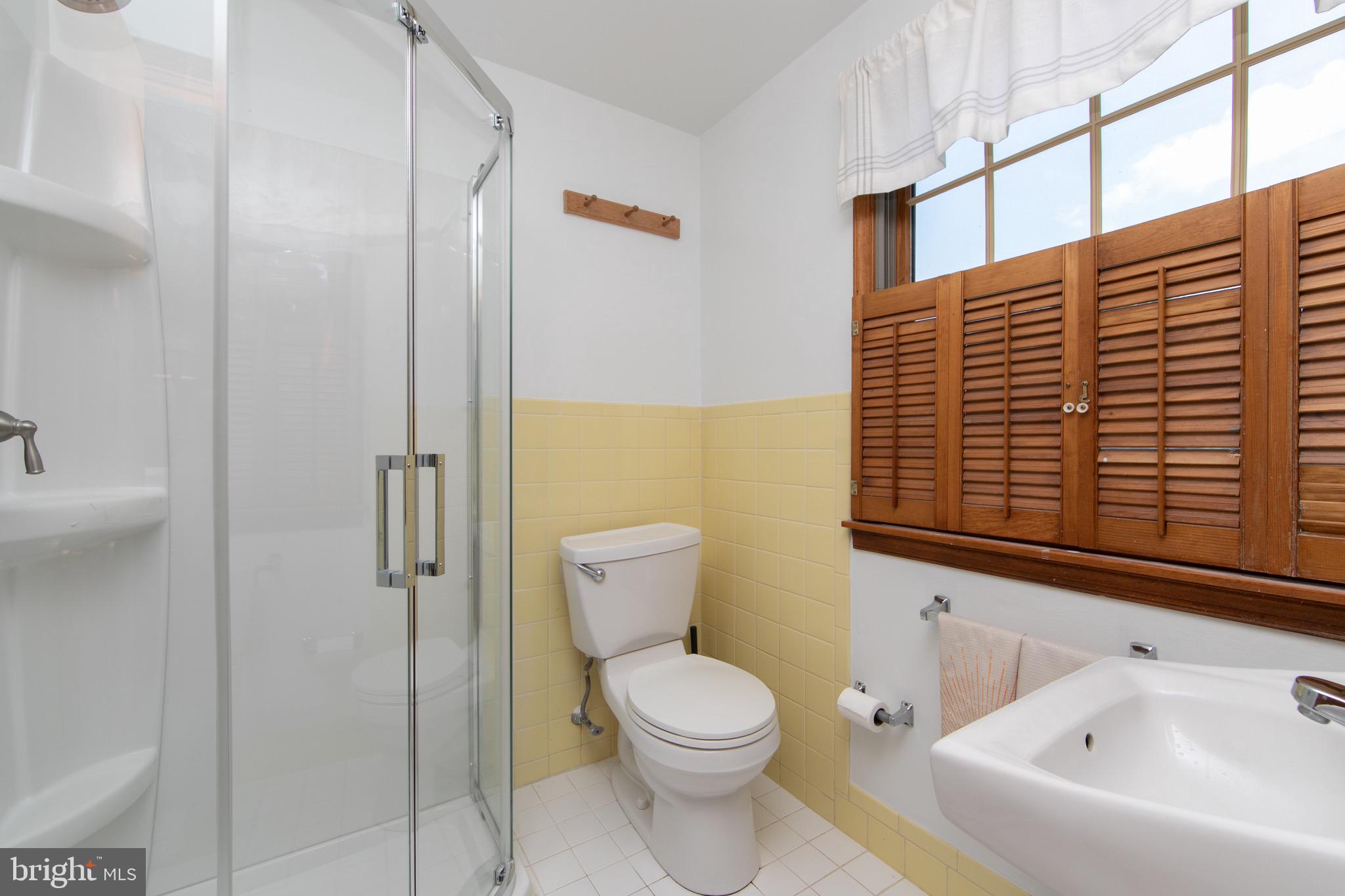 4 Evergreen Drive Berlin, NJ 08009 - Photo 29 of 46 Bathroom