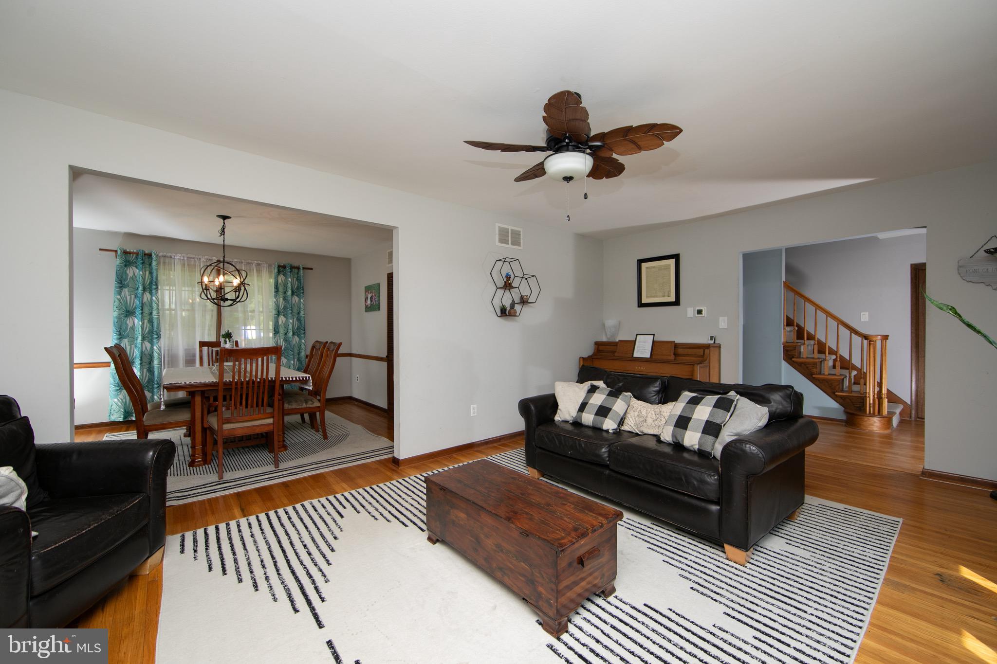 4 Evergreen Drive Berlin, NJ 08009 - Photo 5 of 46 Living Room