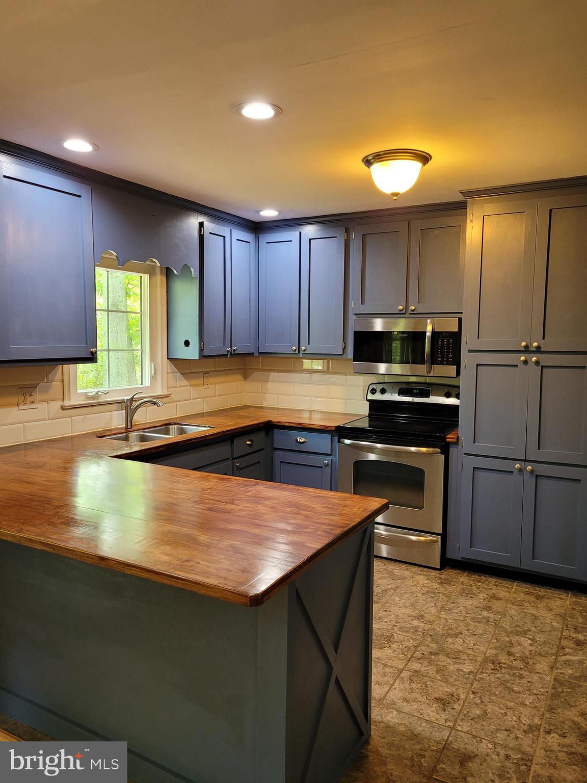 22820 Maple Road Lexington Park, MD 20653 - Photo 6 of 33 This kitchen has it all