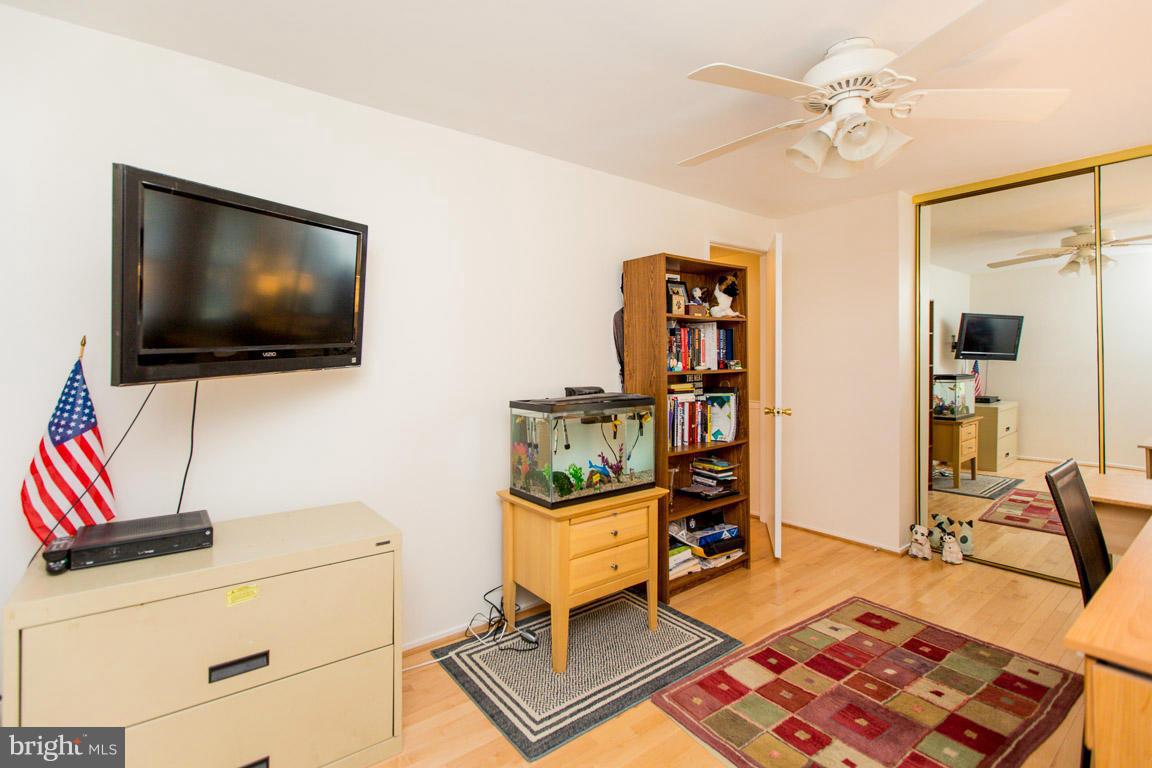 8028 Quarry Ridge Way, Unit 2A Bethesda, MD 20817 - Photo 12 of 19 Bedroom