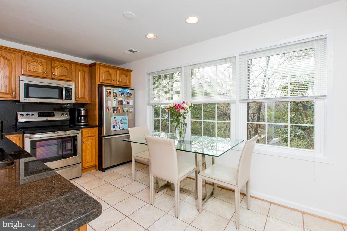 8028 Quarry Ridge Way, Unit 2A Bethesda, MD 20817 - Photo 5 of 19 Kitchen