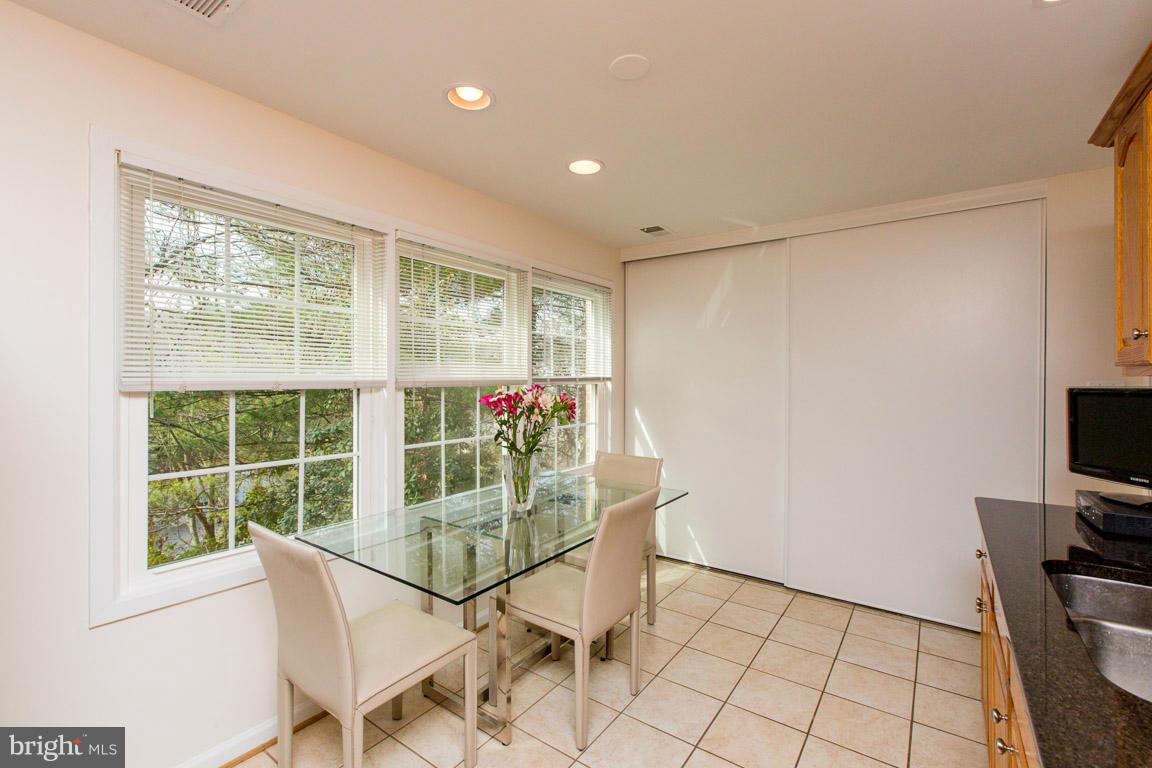 8028 Quarry Ridge Way, Unit 2A Bethesda, MD 20817 - Photo 7 of 19 Kitchen