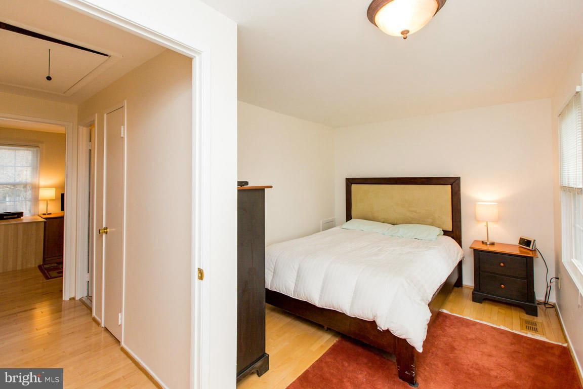 8028 Quarry Ridge Way, Unit 2A Bethesda, MD 20817 - Photo 8 of 19 Bedroom