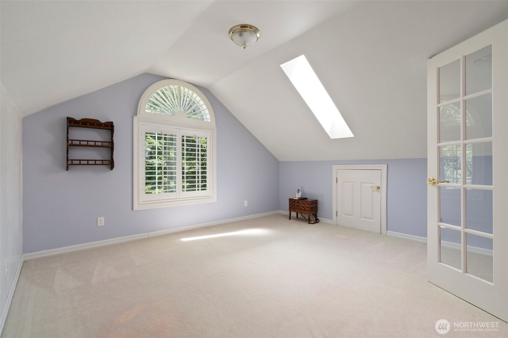 629 Brockway Road Chehalis, WA 98532 - Photo 23 of 40 an empty room with windows