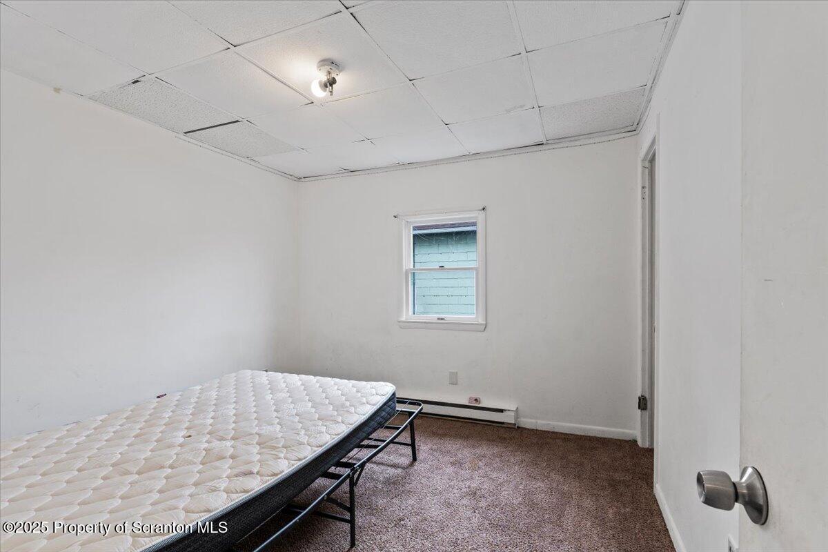901 Eynon Street Scranton, PA 18504 - Photo 29 of 34 a room with gym equipment