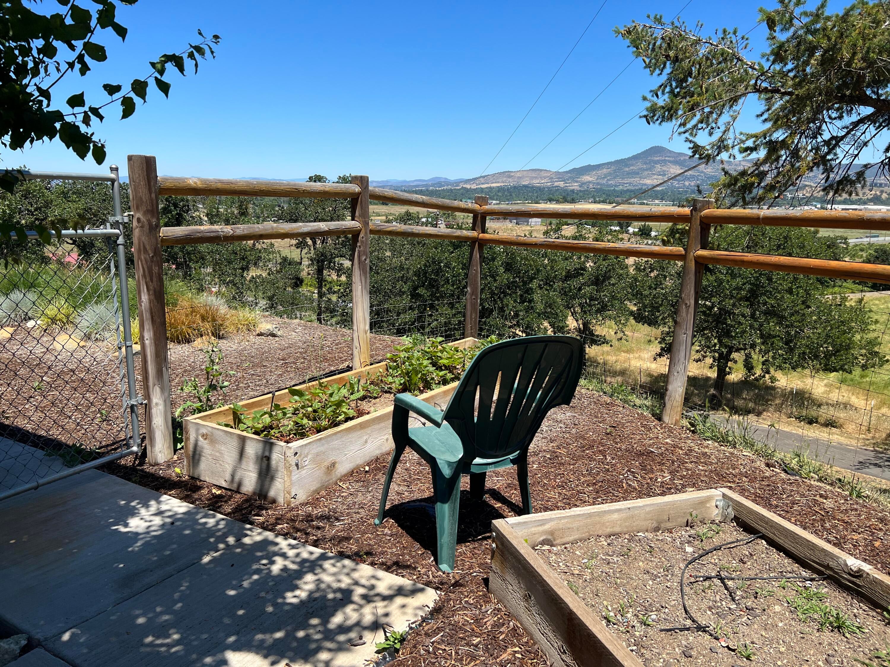 669 South Stage Road Medford, OR 97501 - Photo 4 of 44 Raised Beds & View