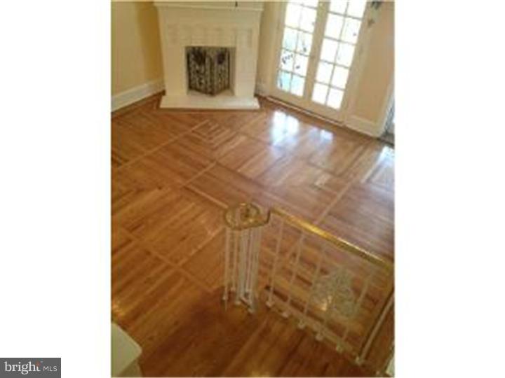 1234 Marlyn Road Philadelphia, PA 19151 - Photo 3 of 23 Living Room