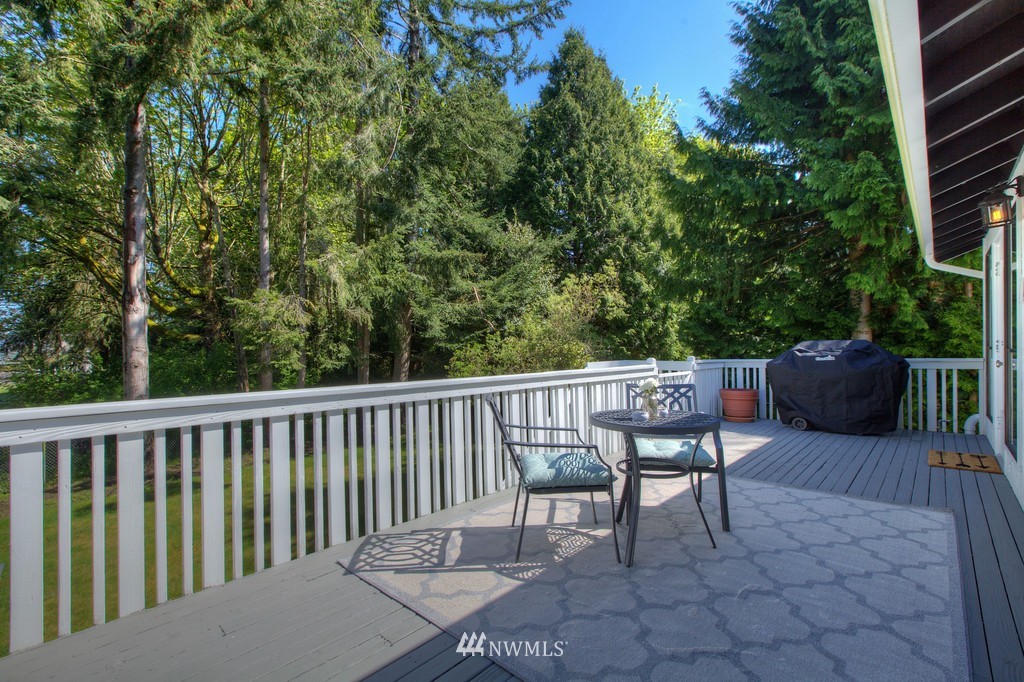 8707 185th Place Southwest Edmonds, WA 98026 - Photo 8 of 25 Gallery Image 8