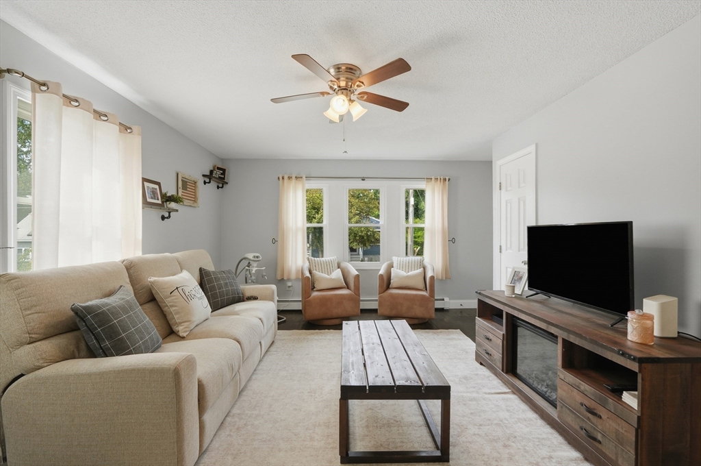 134 Hathaway Commons Road Fall River, MA 02720 - Photo 21 of 41