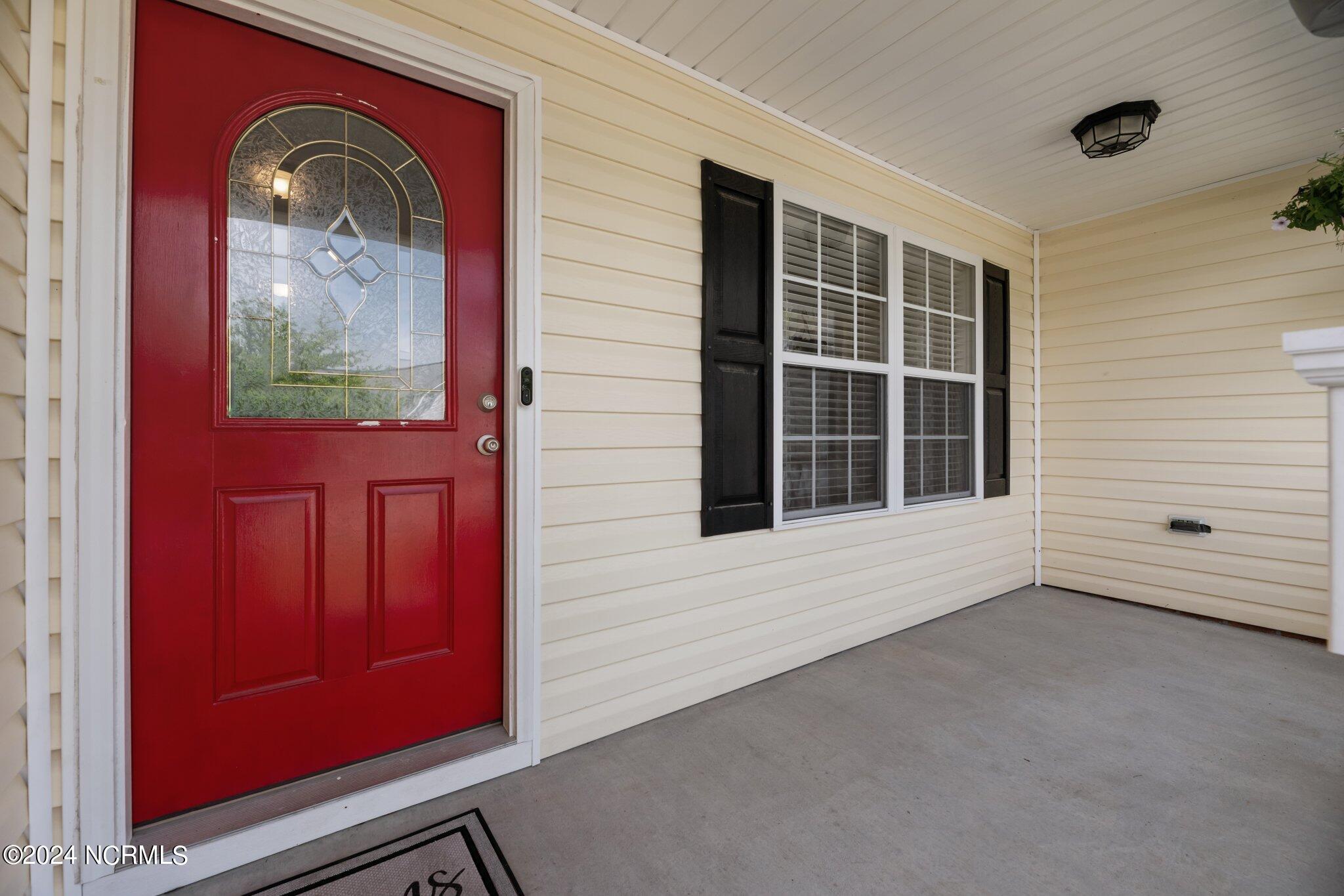 309 Conner Grant Road New Bern, NC 28562 - Photo 2 of 38 Covered Front porch
