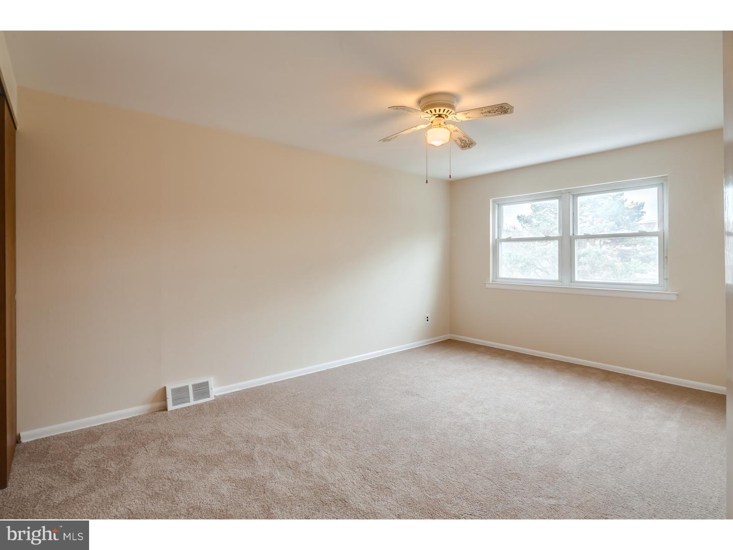 12822 Elnora Road Philadelphia, PA 19154 - Photo 15 of 21