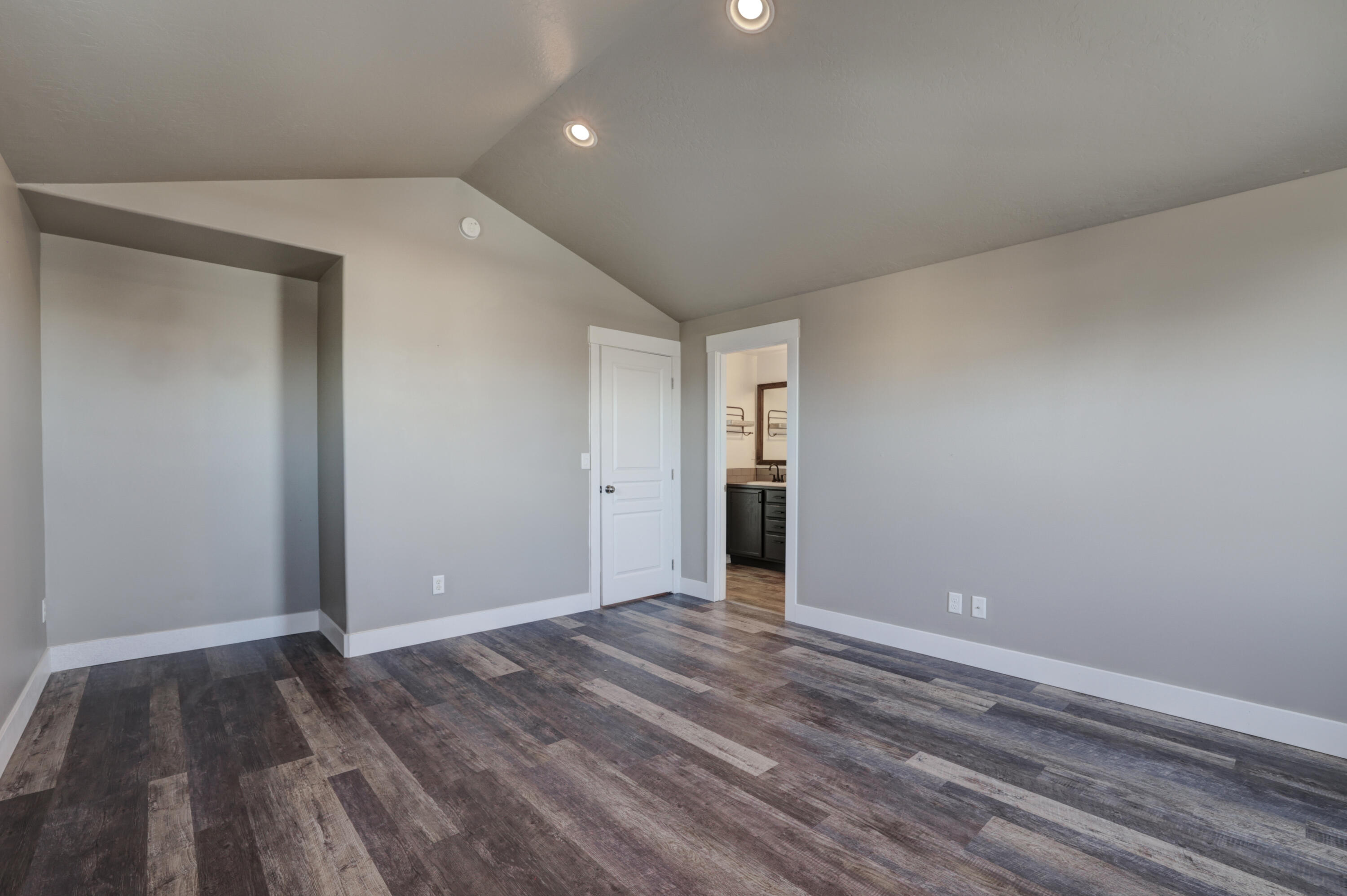 1525 Southwest 31st Street Redmond, OR 97756 - Photo 17 of 26 1525 SW 31st St-21