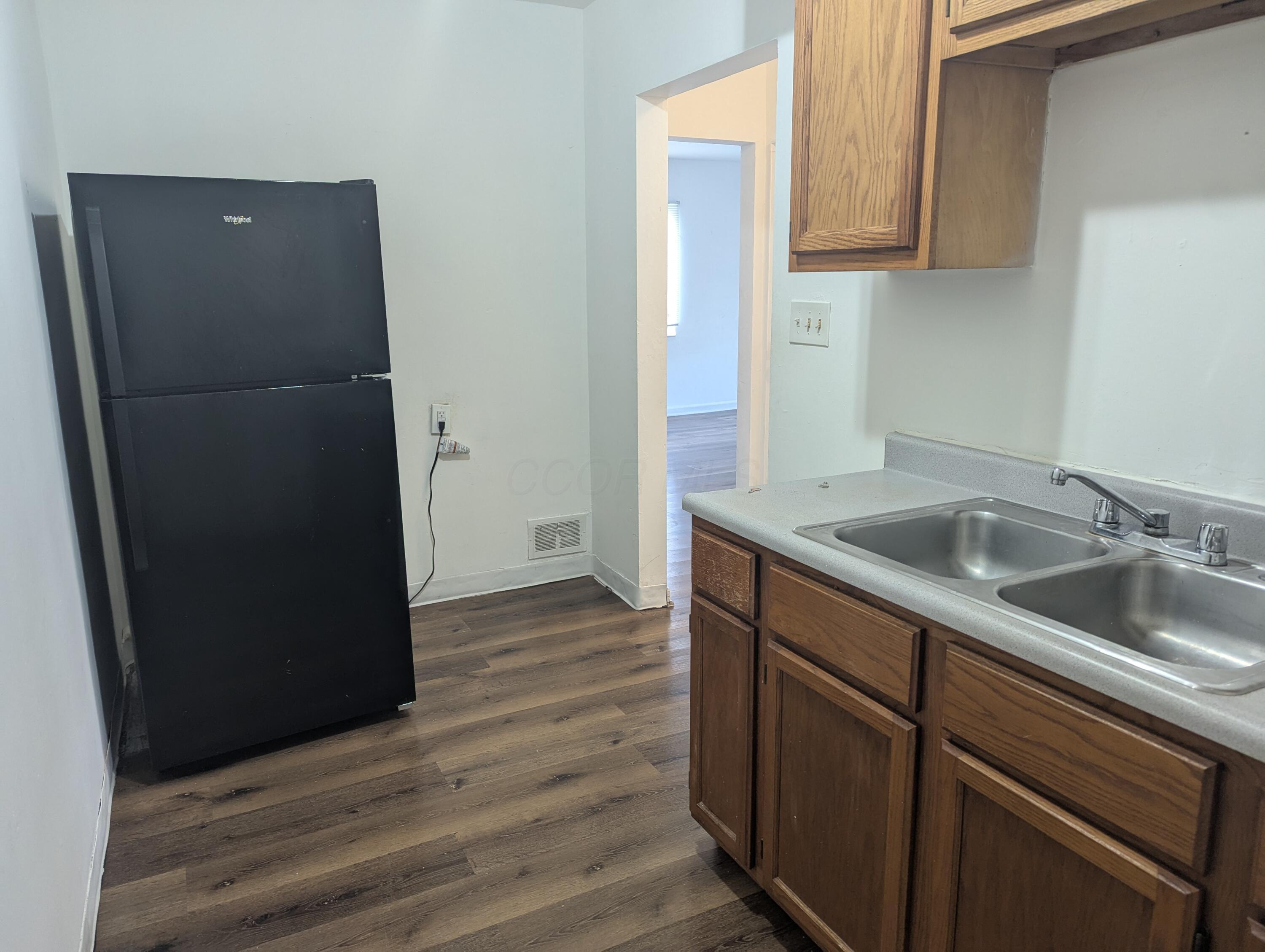 94 North Hampton Road Columbus, OH 43213 - Photo 12 of 23 PXL_20250810_204622986