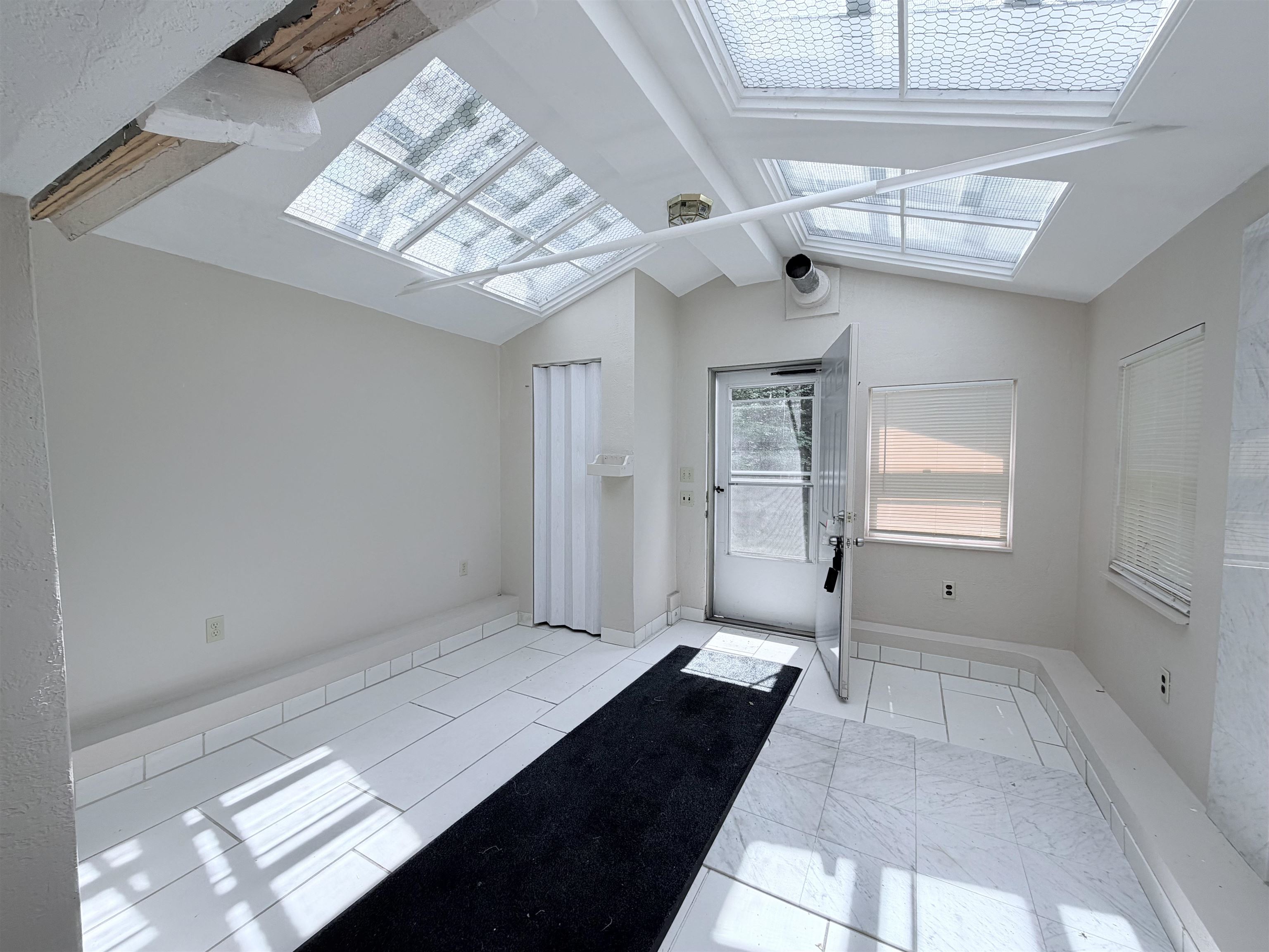 301 South Hill Road New Boston, NH 03070 - Photo 5 of 15 Gallery Image 5