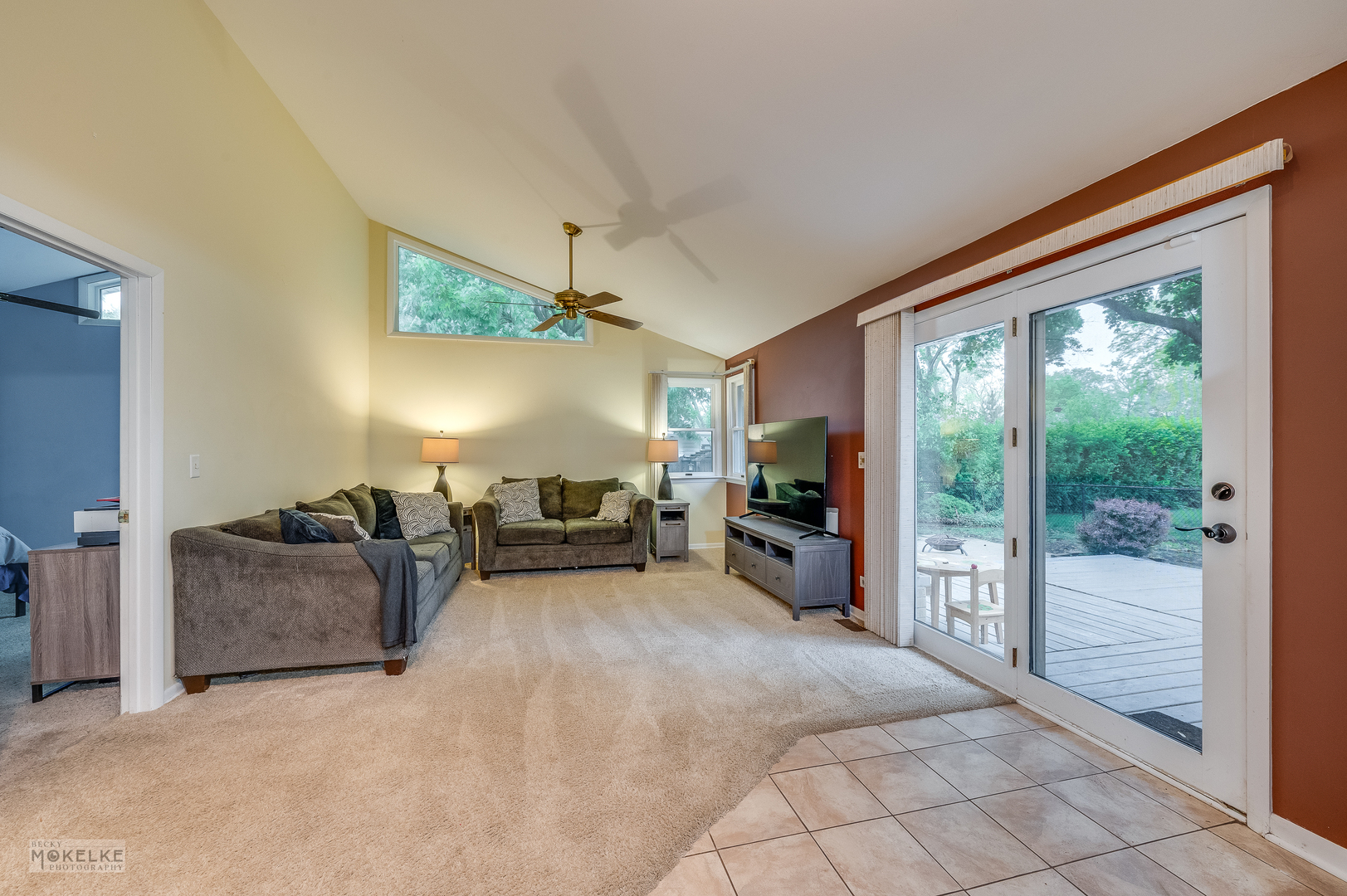 566 Ridge Avenue Elk Grove Village, IL 60007 - Photo 11 of 22 Gallery Image 11