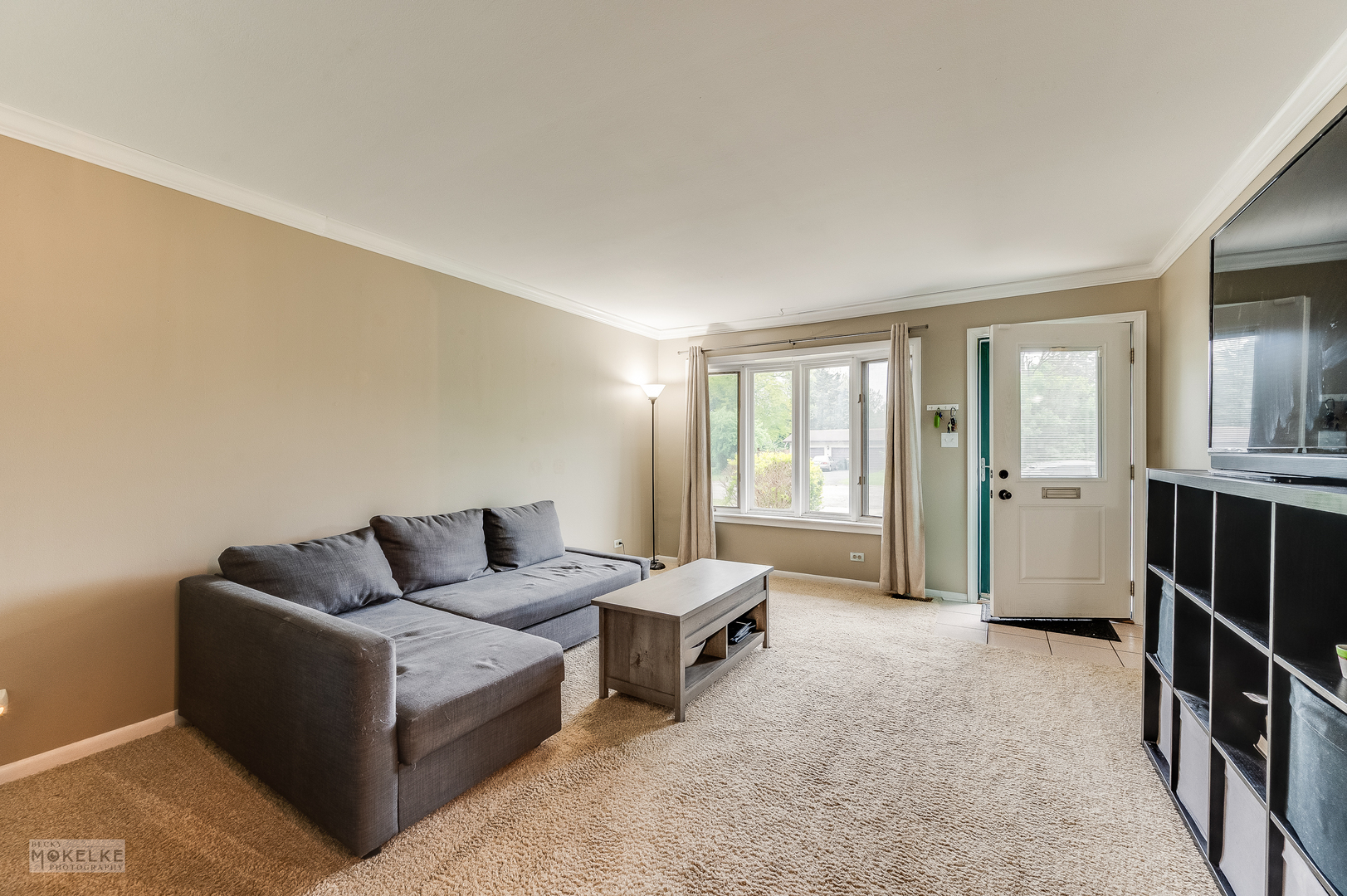566 Ridge Avenue Elk Grove Village, IL 60007 - Photo 4 of 22 Gallery Image 4
