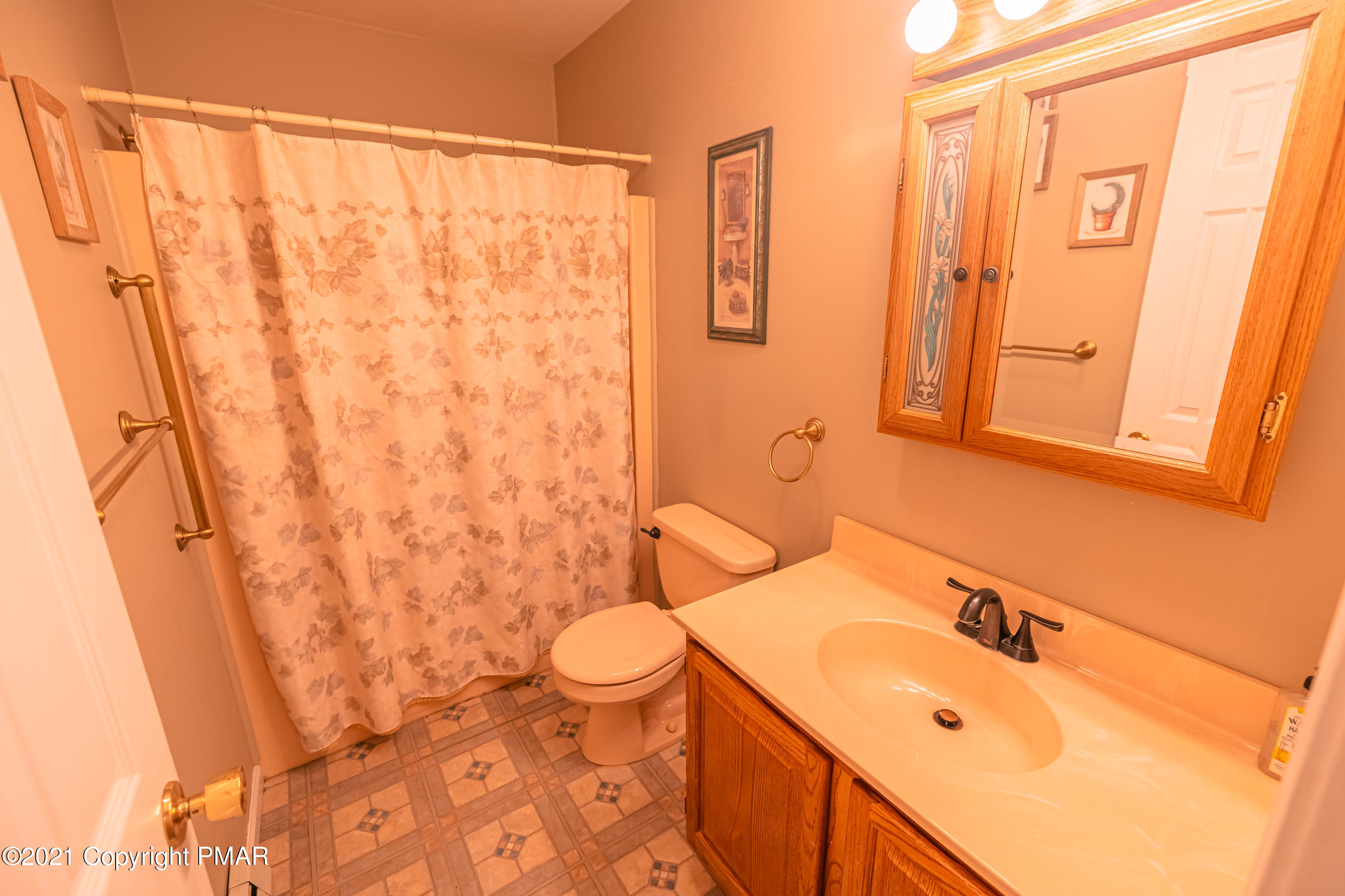 119 Canterbury Road Bushkill, PA 18324 - Photo 23 of 55 hall bath