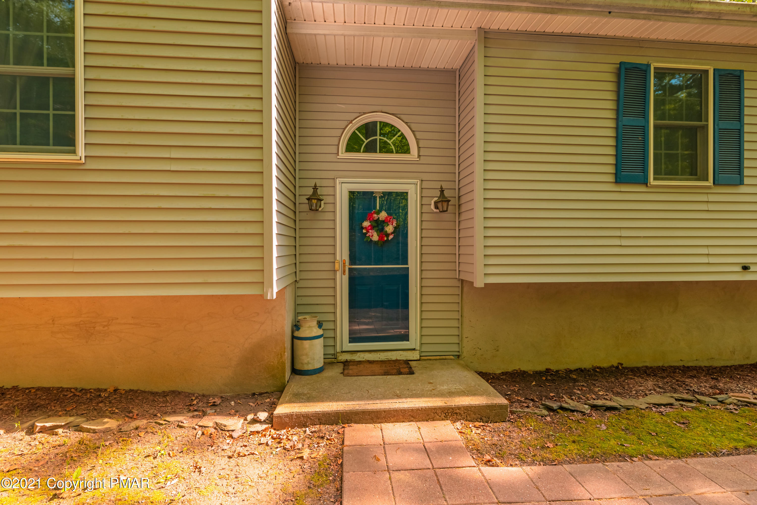 119 Canterbury Road Bushkill, PA 18324 - Photo 36 of 55 front door