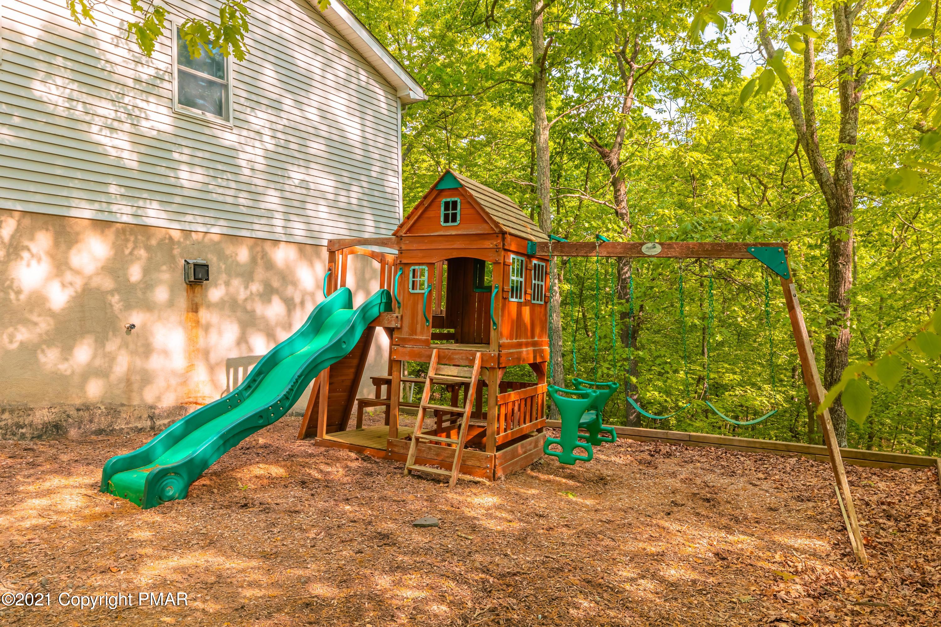 119 Canterbury Road Bushkill, PA 18324 - Photo 39 of 55 playground