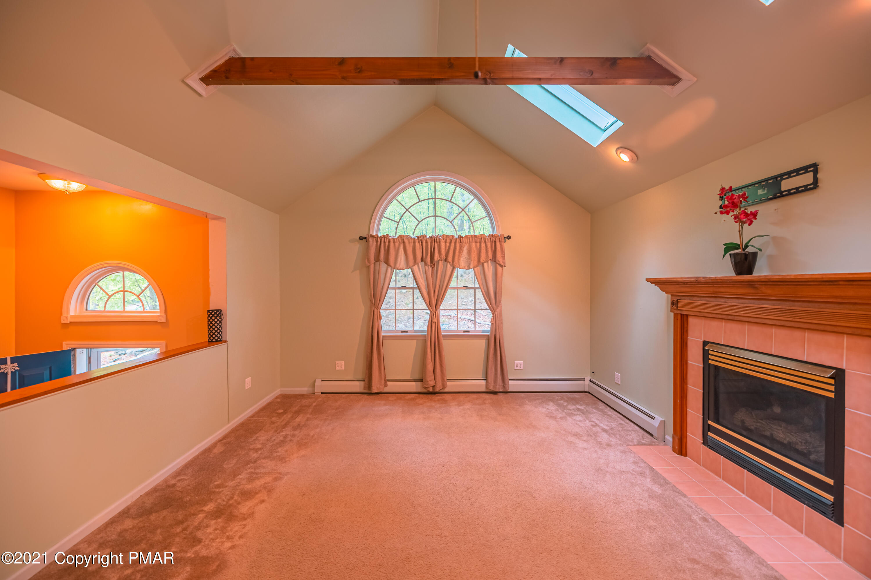 119 Canterbury Road Bushkill, PA 18324 - Photo 4 of 55 living room