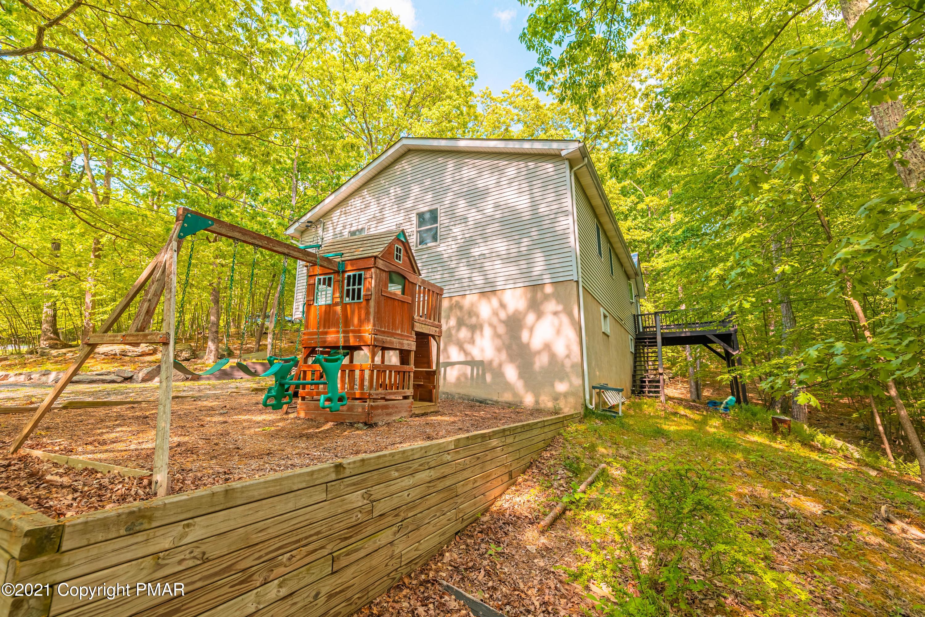 119 Canterbury Road Bushkill, PA 18324 - Photo 41 of 55 back