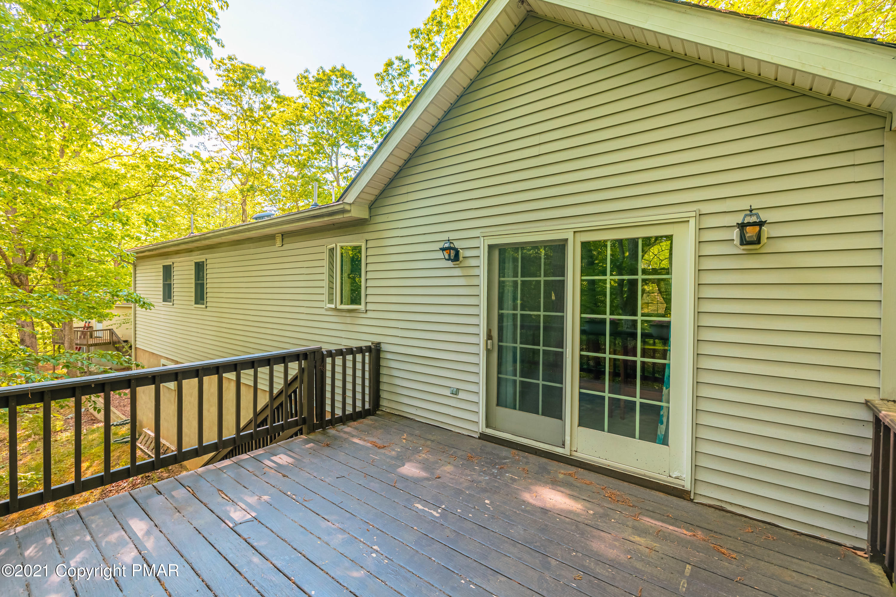 119 Canterbury Road Bushkill, PA 18324 - Photo 8 of 55 deck off dining area