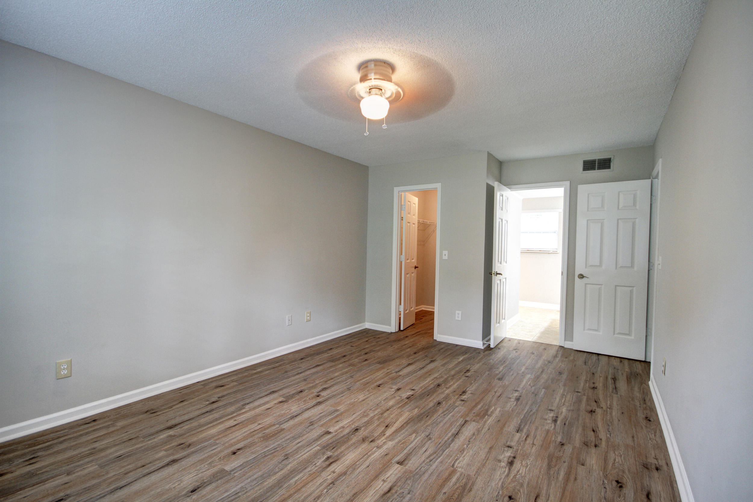519 Castle Hall Road Mount Pleasant, SC 29464 - Photo 15 of 37 Huge Master