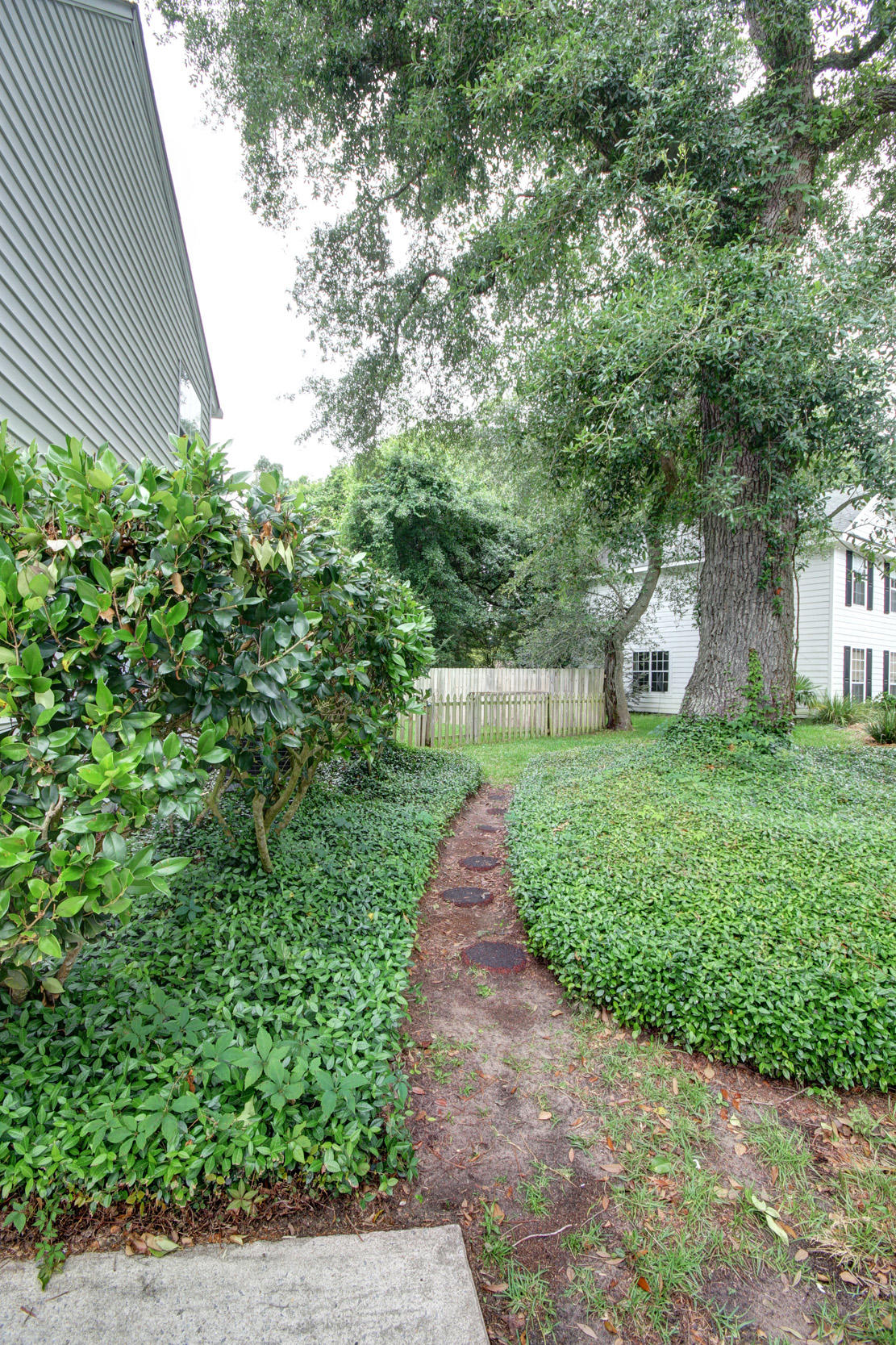519 Castle Hall Road Mount Pleasant, SC 29464 - Photo 24 of 37 Pretty Path
