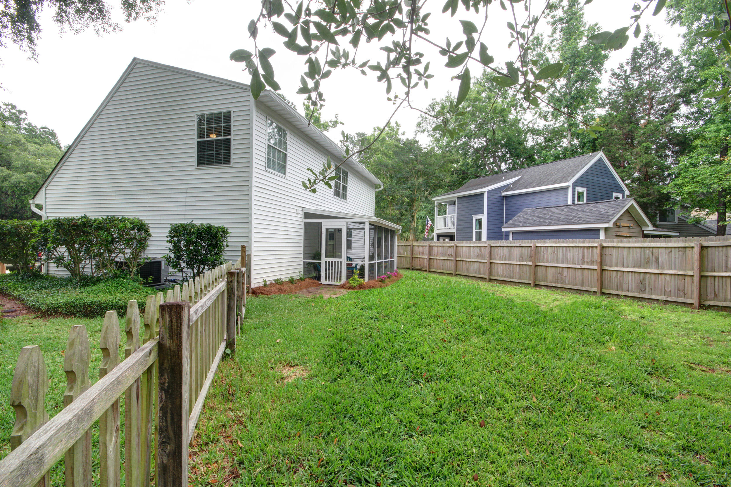 519 Castle Hall Road Mount Pleasant, SC 29464 - Photo 25 of 37 Large Fenced Yard