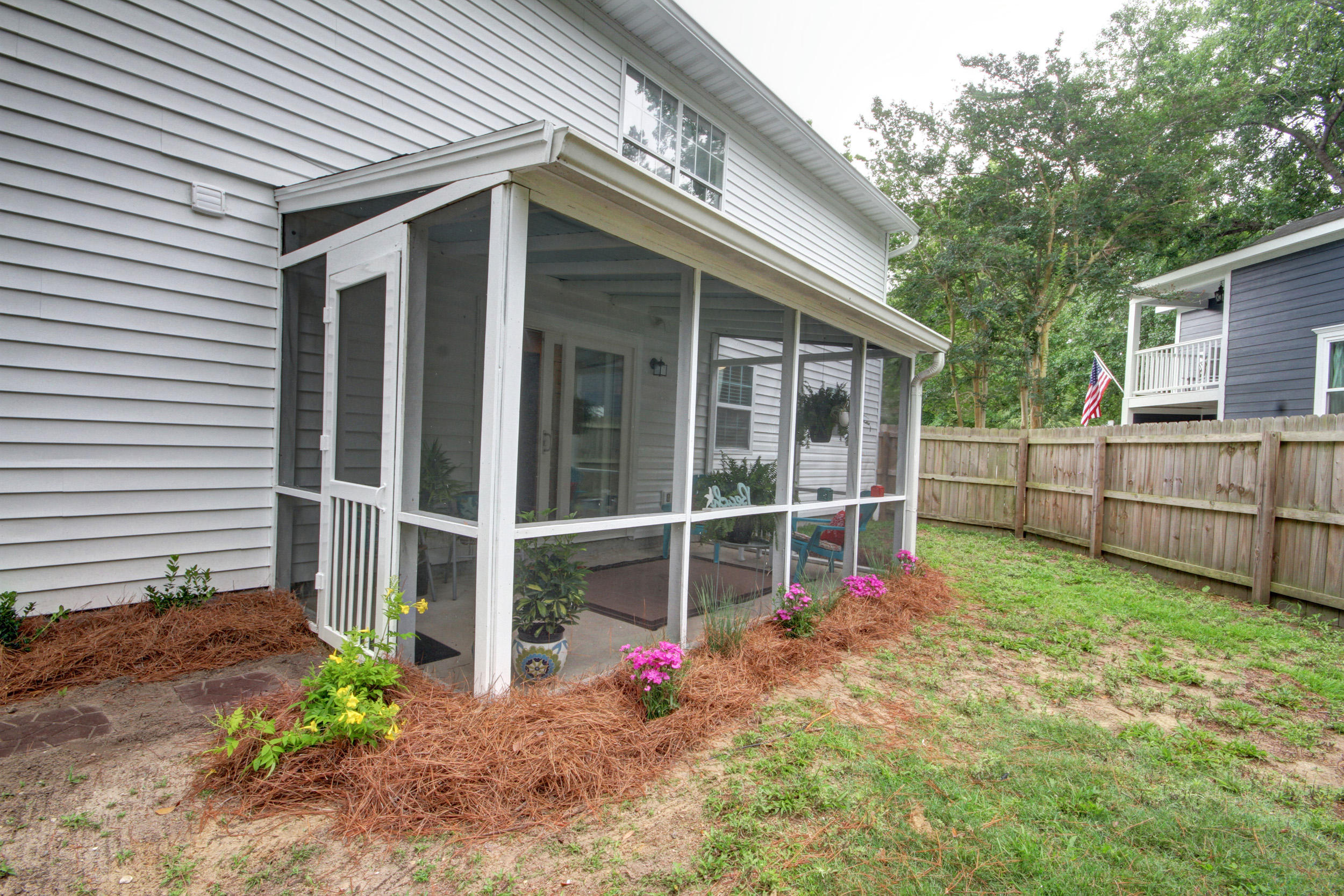 519 Castle Hall Road Mount Pleasant, SC 29464 - Photo 26 of 37 Backyard